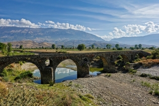 Alte Brücke in Albanien